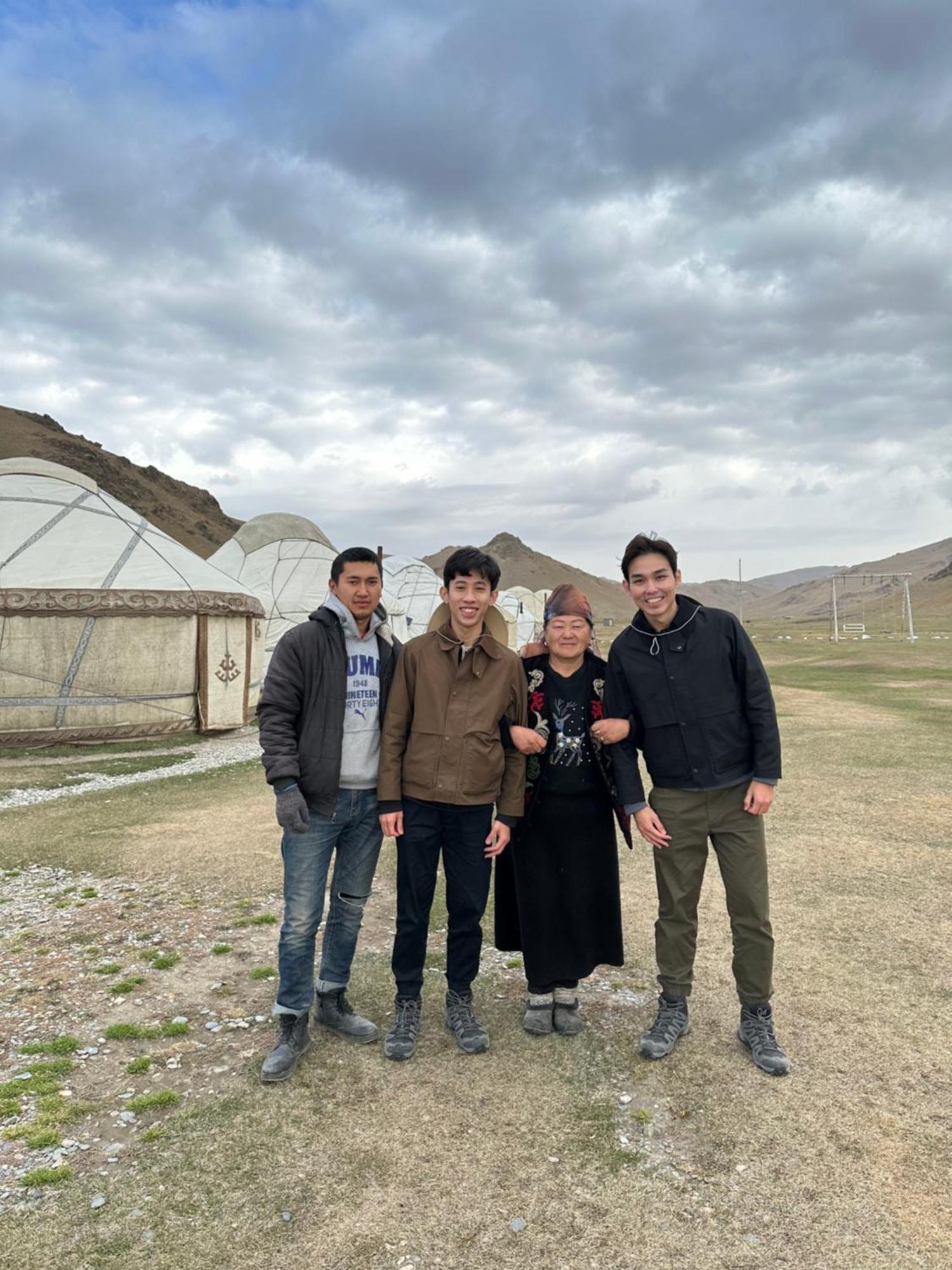 Yurt Camp Azamat At Song Kol Lake Hotel Bagysh Exterior photo